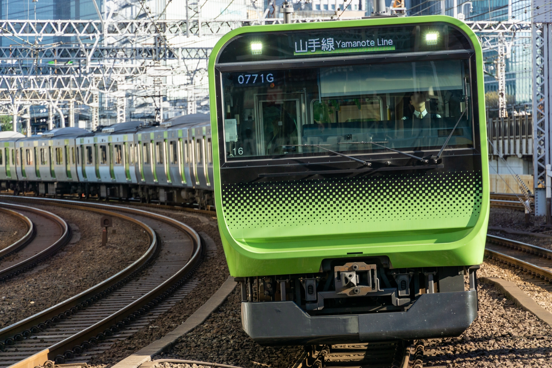 電車・鉄道クイズ（E235系）