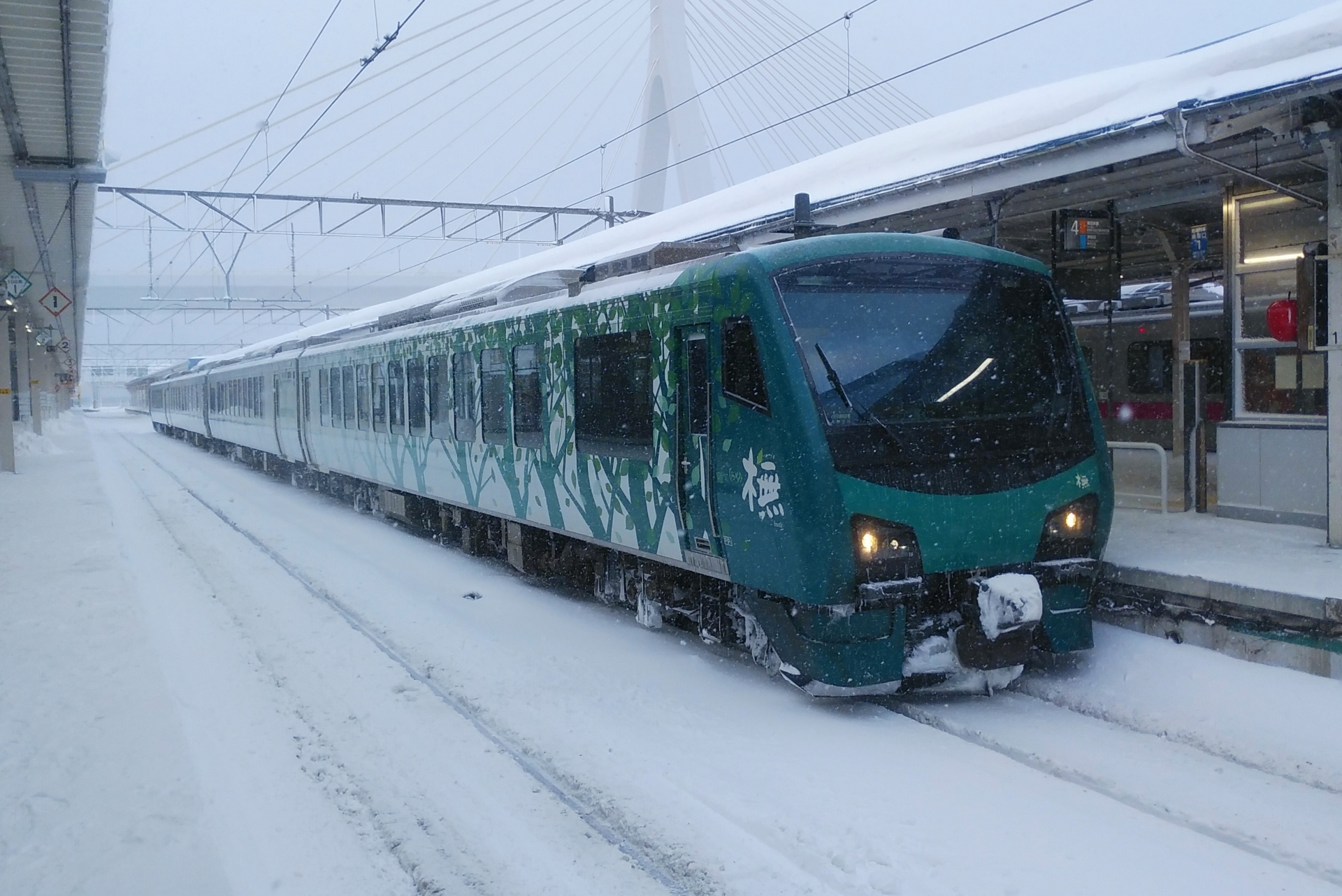 電車・鉄道クイズ（リゾートしらかみ、ぶな編成）