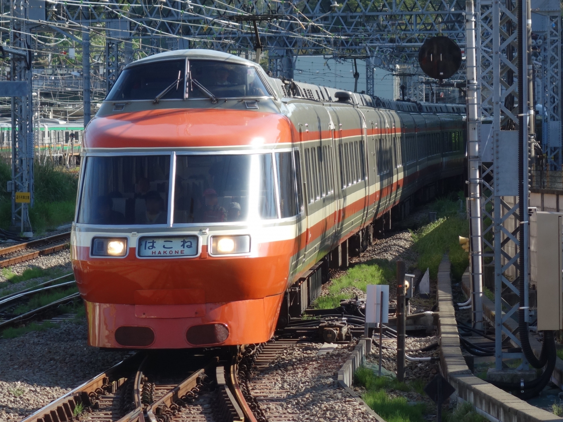 電車・鉄道クイズ（小田急ロマンスカーLSE7000形）